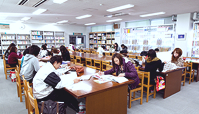 Kyushu Jounior College of Kindai University Library
