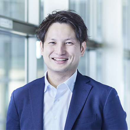 山下 亮 氏